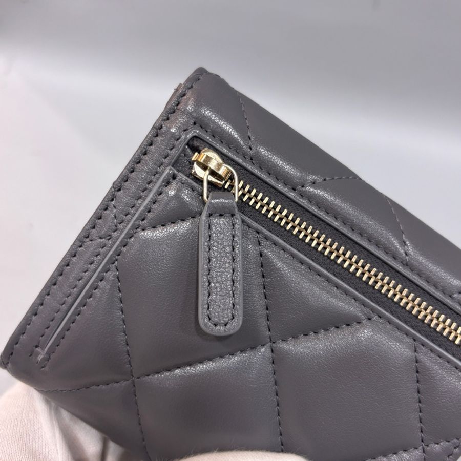 Chanel AP1064灰色羊皮金釦19三折短夾-7