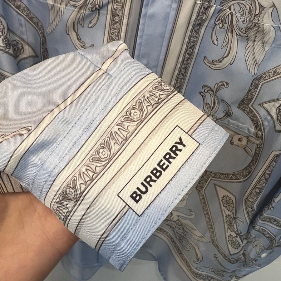 Burberry 水藍色絲質藝術畫長袖襯衫-3