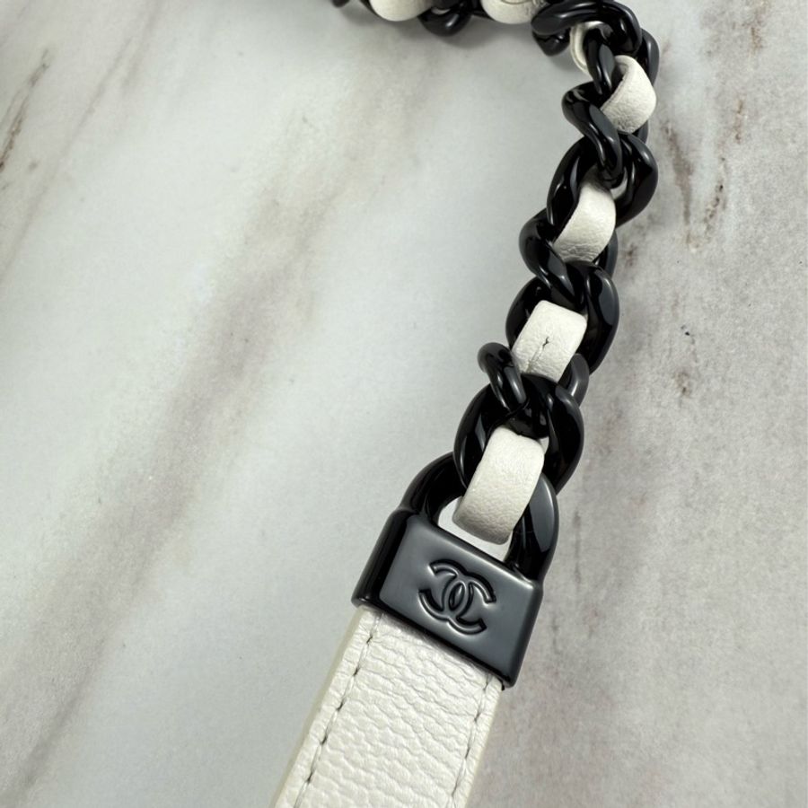 Chanel 香奈兒 CF 大Mini Flap Bag  荔枝皮 菱格紋 黑白配色 熊貓包 斜背/單肩-19