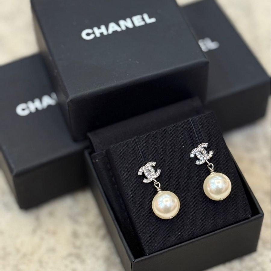 Chanel 水鑽logo 垂墜珍珠耳環 全新-1