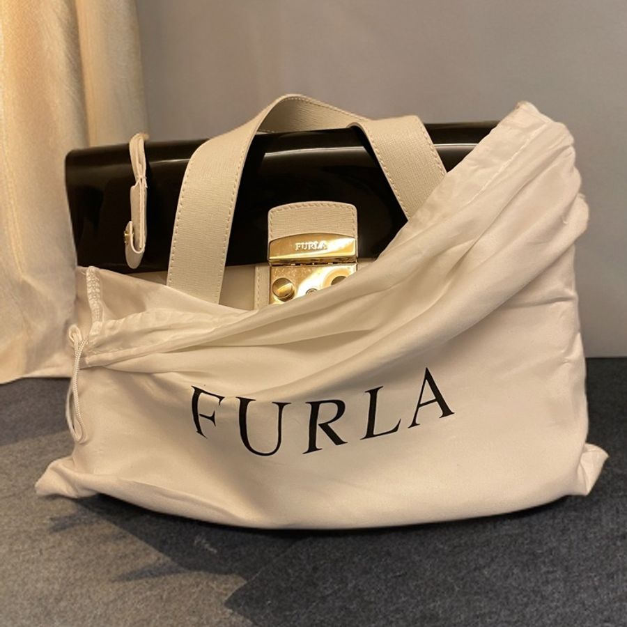 義大利精品 Furla Metropolis 透明糖果包 黑白拼色 斜背/手提 可拆背帶 內裡滿版Furla字樣 附防塵套 28x20x5cm-12