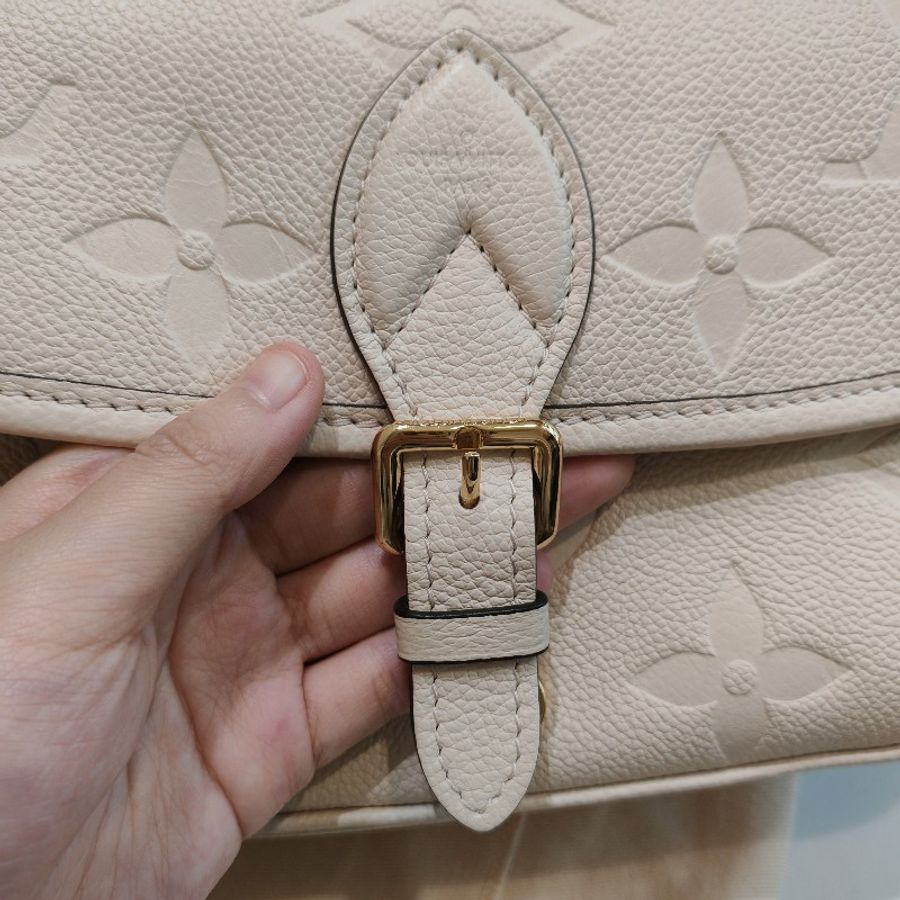 Lv Diane 奶油白色全皮-17