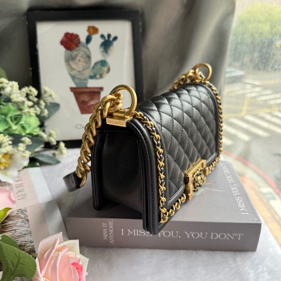 Chanel 金釦荔枝牛皮皮穿鍊設計 Boy Chanel 20cm(黑色)-3