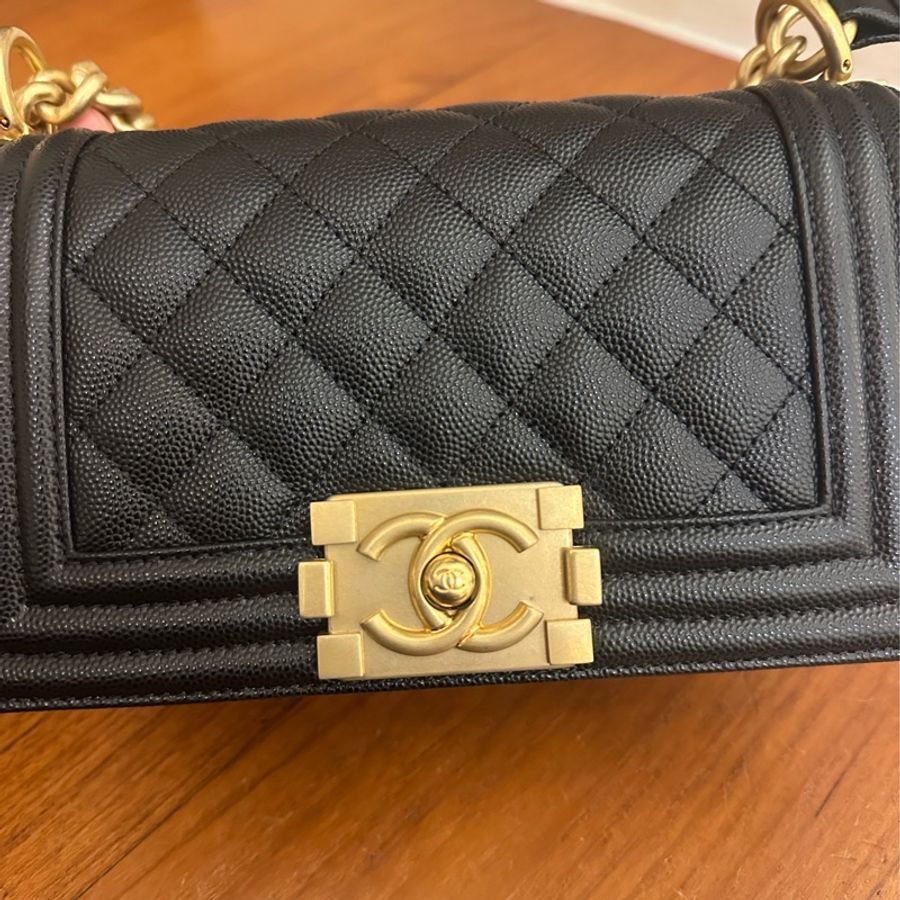 CHANEL 黑荔枝金BOY 20cm 超級夯-3