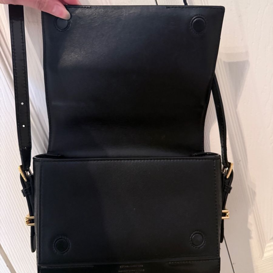 Burberry Grace 去過很多國家旅行,旅行好包-12