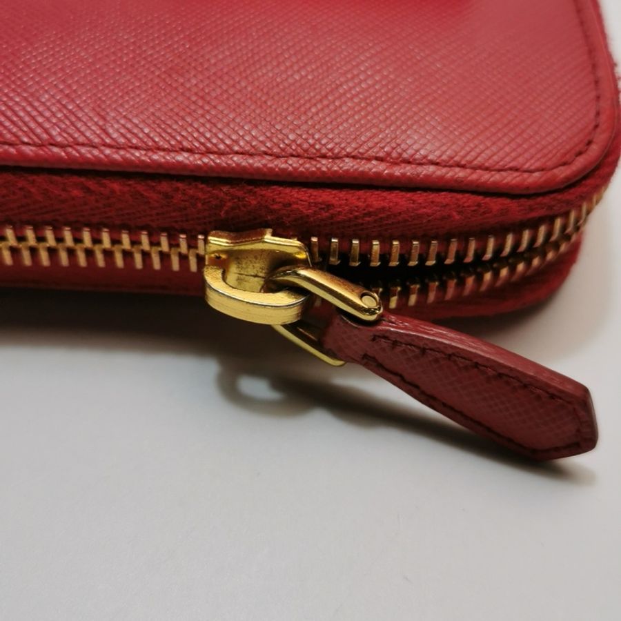 ❤️【Prada 牛皮紅色蝴蝶結字母 Logo 拉鏈長夾】❤️-8