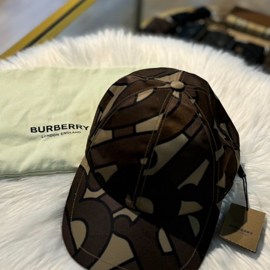 BURBERRY滿版球帽-0