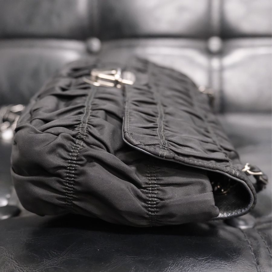 Prada Vintage Nylon Shoulder Bag 普拉達中古盾牌包/腋下包/多用途包-5