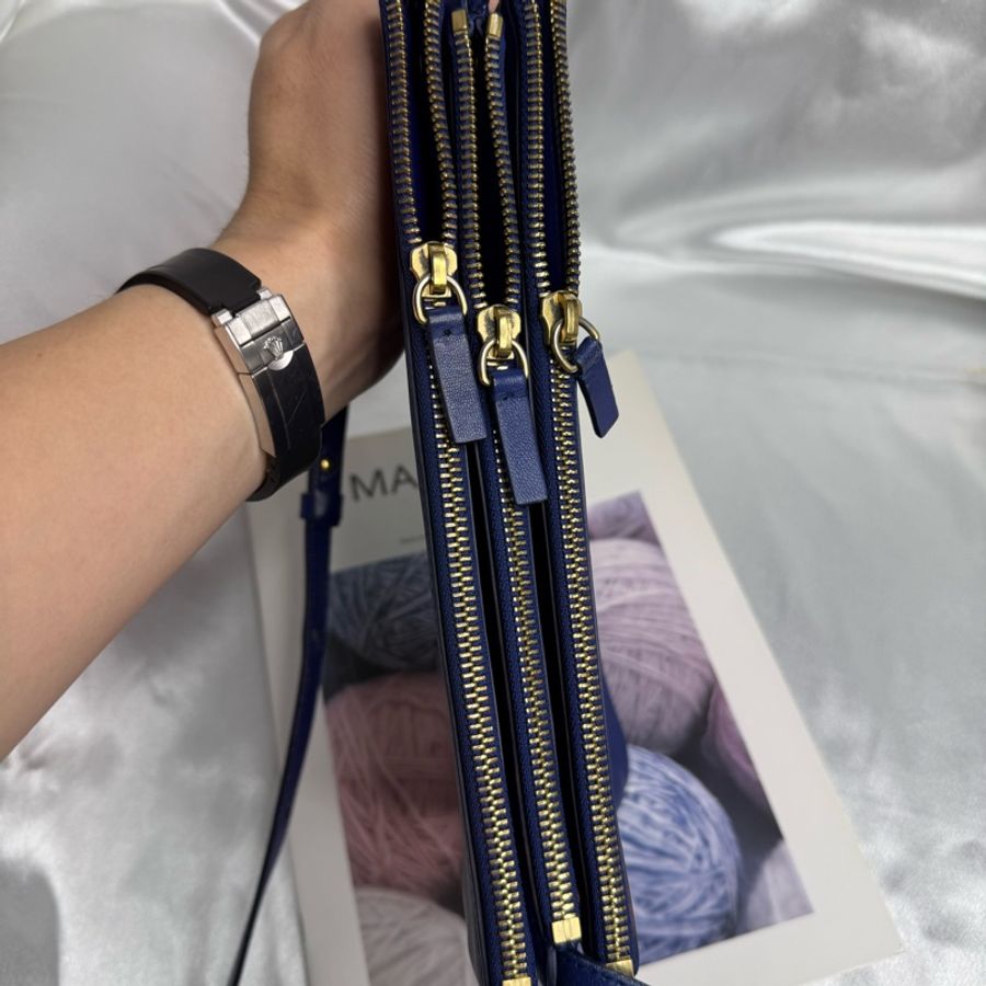 CELINE 賽琳 trio 三層斜背包 海軍藍-13