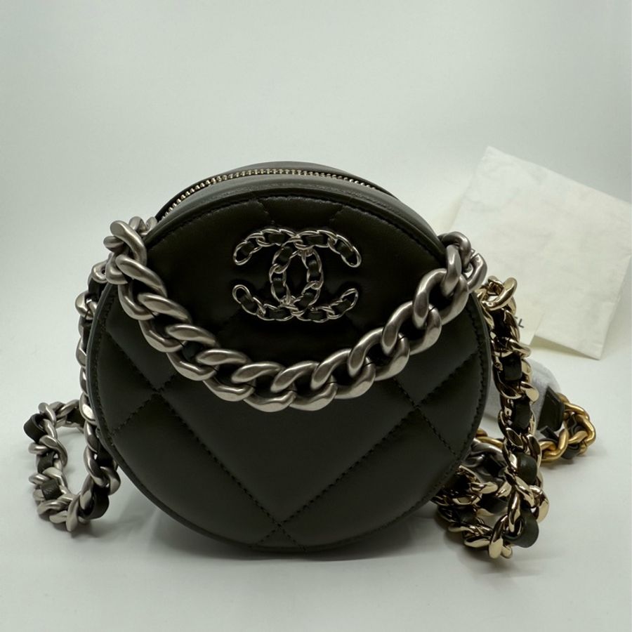 Chanel 19 Round Clutch Lamb Dark Green-0