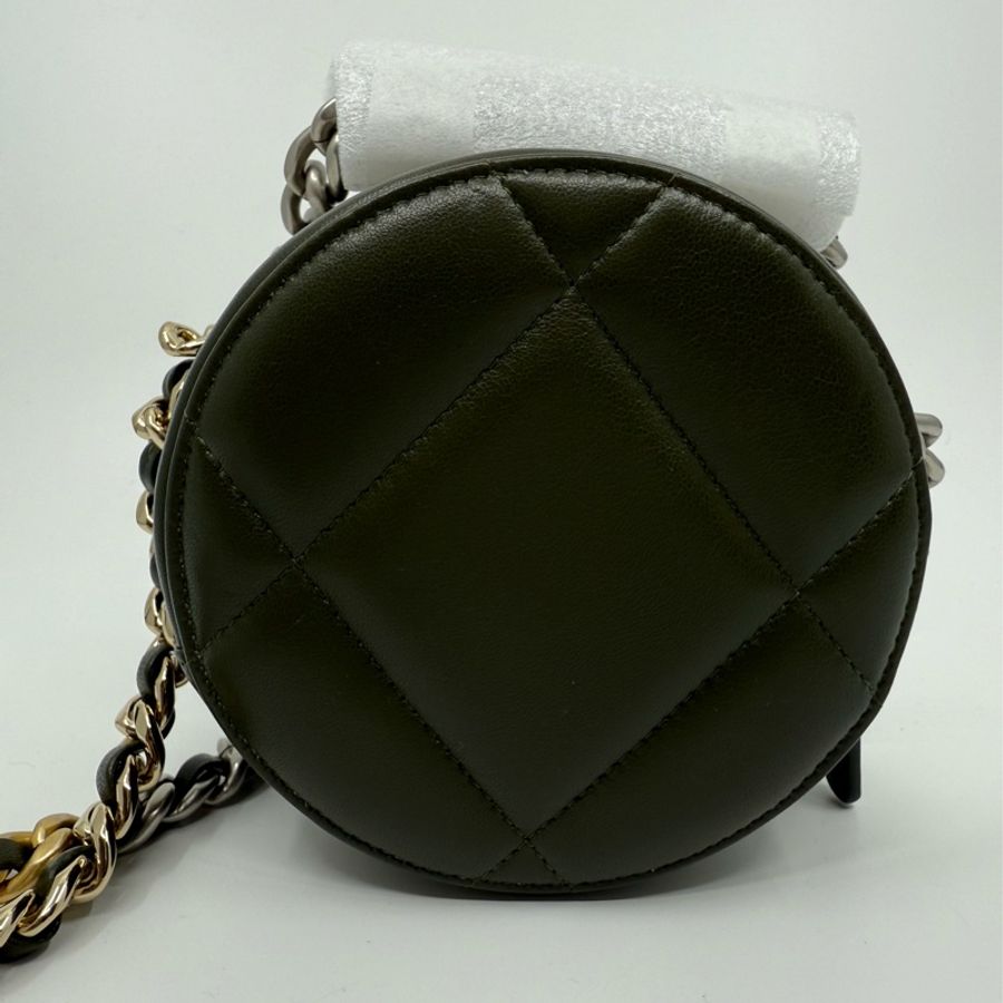 Chanel 19 Round Clutch Lamb Dark Green-3