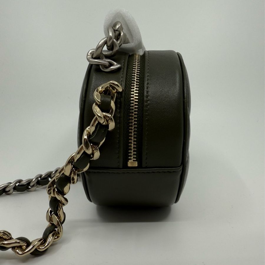 Chanel 19 Round Clutch Lamb Dark Green-5