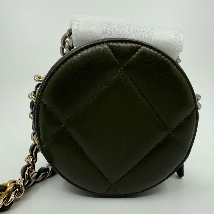Chanel 19 Round Clutch Lamb Dark Green-8