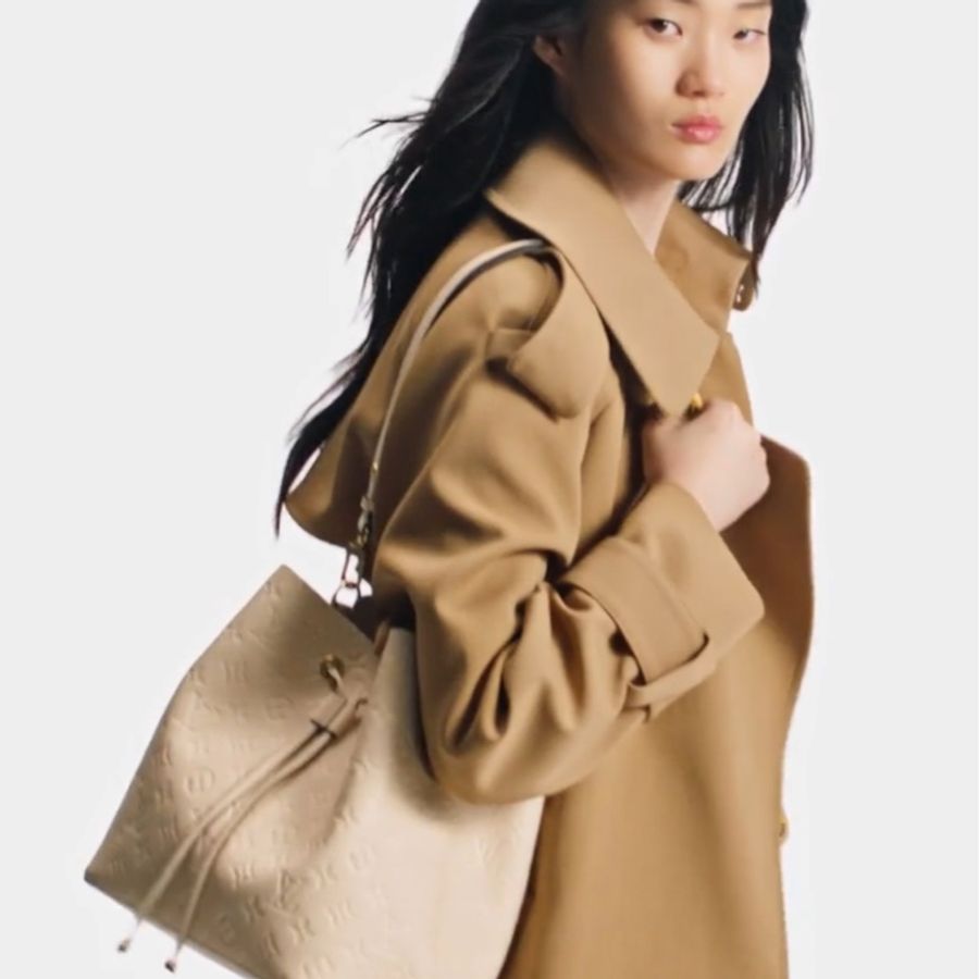 👛😘 Louis Vuitton白色皮革壓紋水桶-11