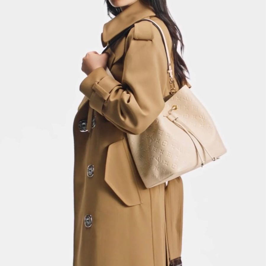 👛😘 Louis Vuitton白色皮革壓紋水桶-13