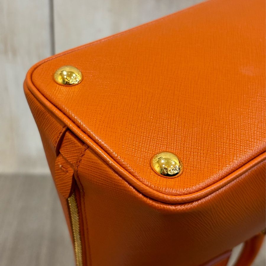PRADA 1BA838 愛瑪仕 橘 牛皮 拉鍊包 肩背包 斜背包 手提包 ALMA 貝殼包-9