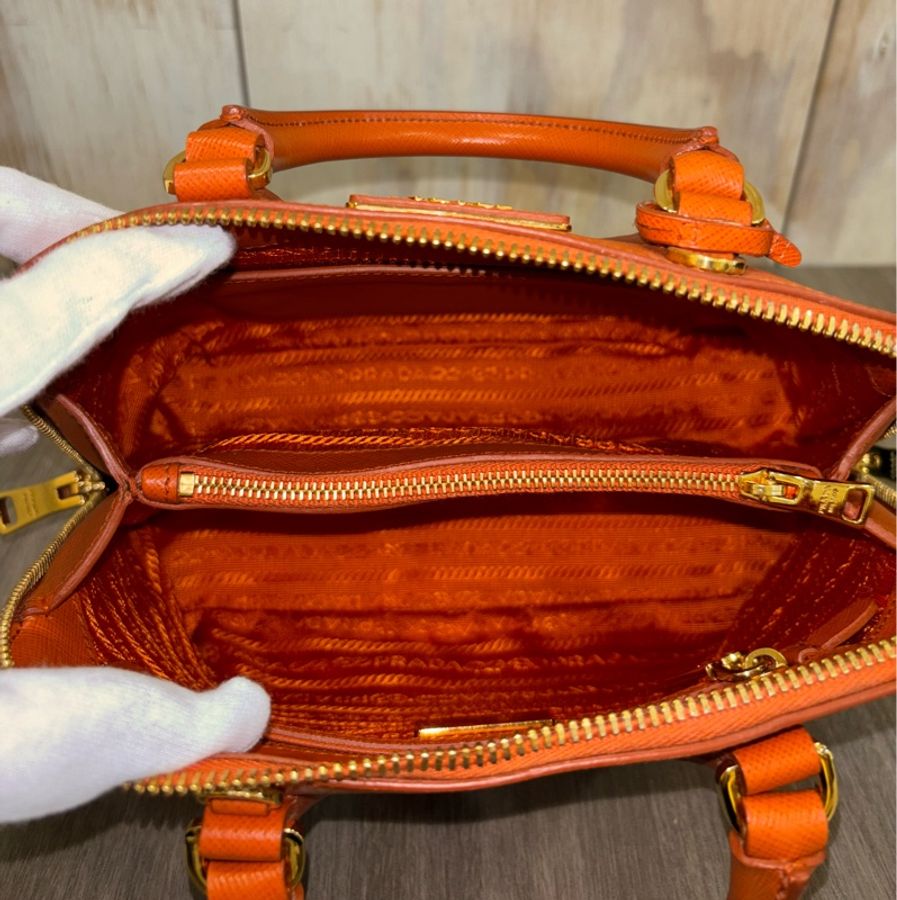 PRADA 1BA838 愛瑪仕 橘 牛皮 拉鍊包 肩背包 斜背包 手提包 ALMA 貝殼包-20