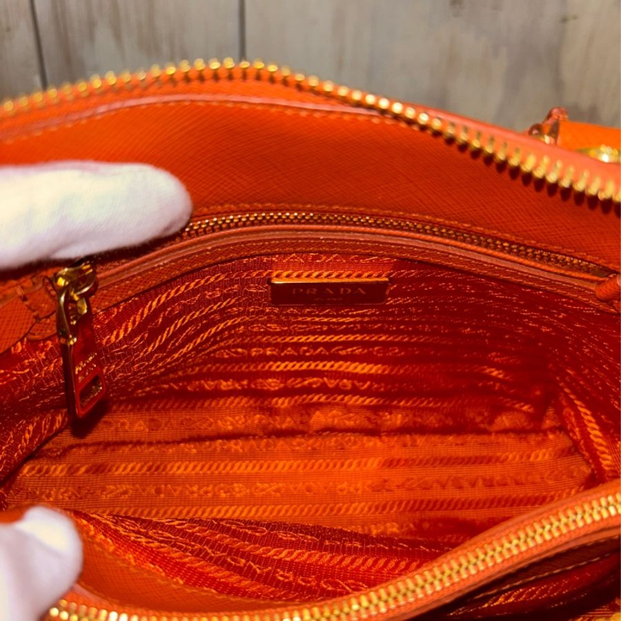 PRADA 1BA838 愛瑪仕 橘 牛皮 拉鍊包 肩背包 斜背包 手提包 ALMA 貝殼包-22