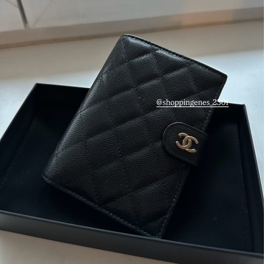 香奈兒 Chanel 全新品 經典護照包 黑色金釦 荔枝牛皮-1