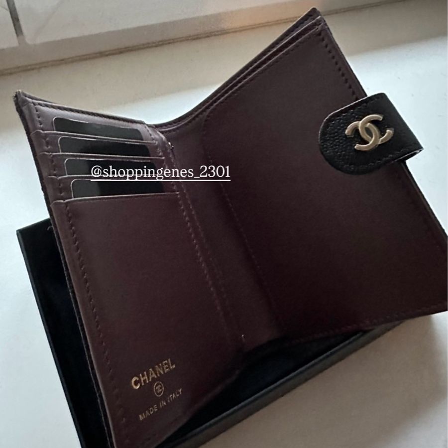 香奈兒 Chanel 全新品 經典護照包 黑色金釦 荔枝牛皮-2