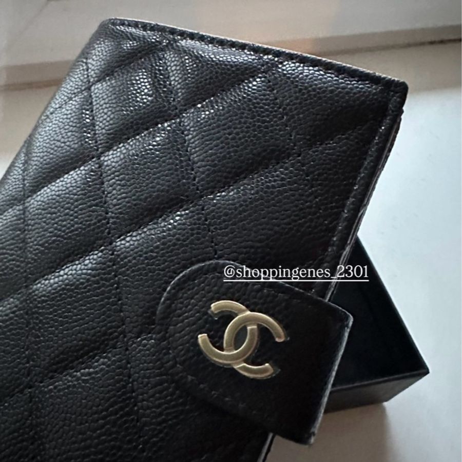 香奈兒 Chanel 全新品 經典護照包 黑色金釦 荔枝牛皮-3