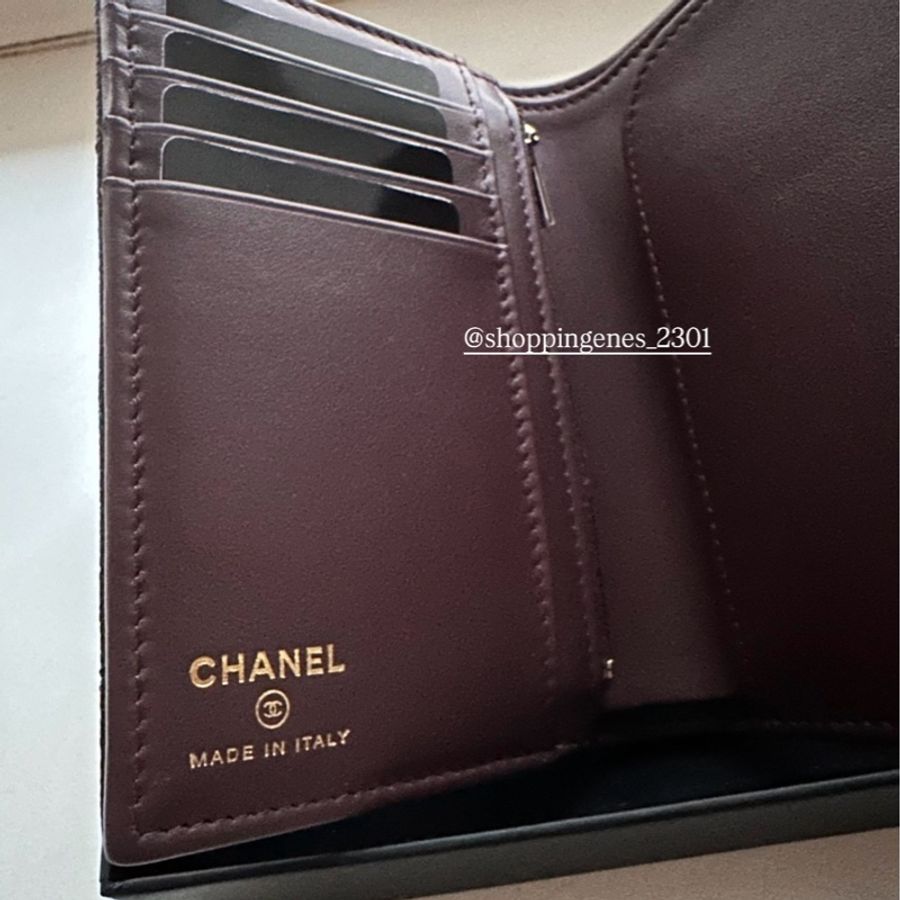 香奈兒 Chanel 全新品 經典護照包 黑色金釦 荔枝牛皮-4