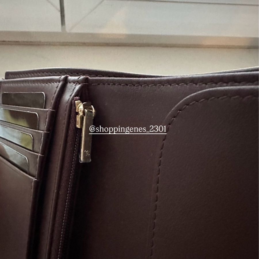 香奈兒 Chanel 全新品 經典護照包 黑色金釦 荔枝牛皮-5