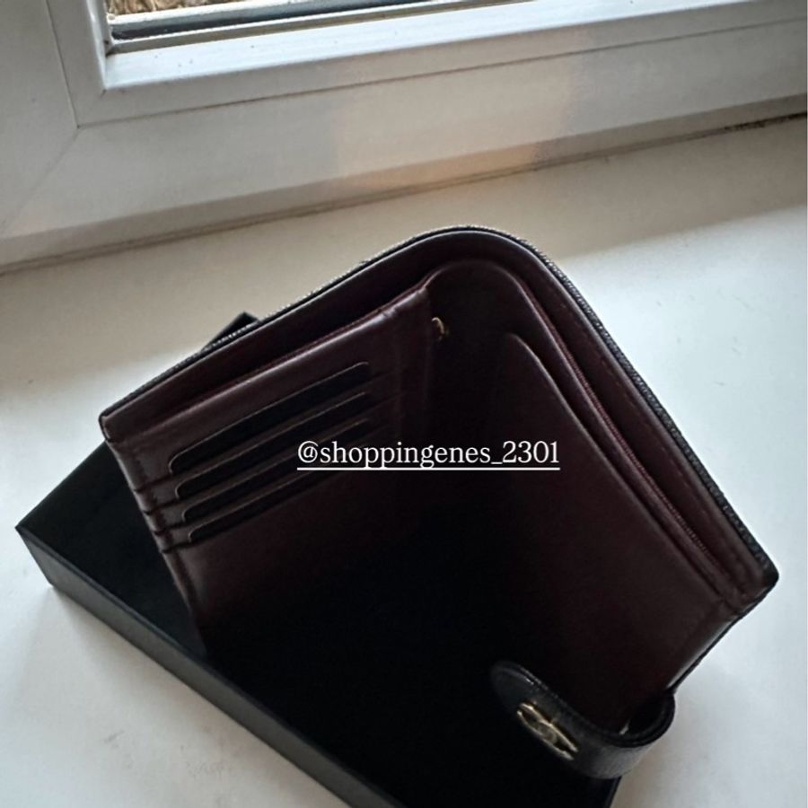 香奈兒 Chanel 全新品 經典護照包 黑色金釦 荔枝牛皮-6