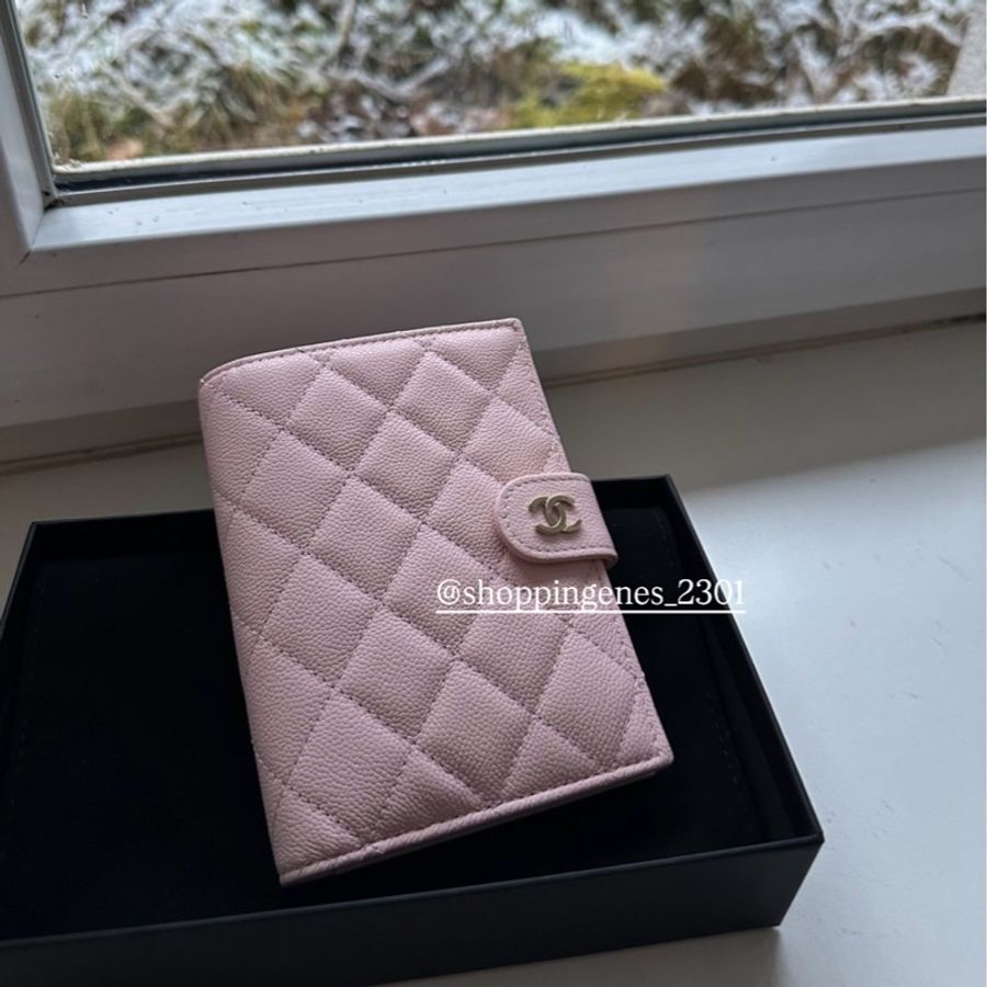 香奈兒 Chanel 護照包 🧬預購 要等-1