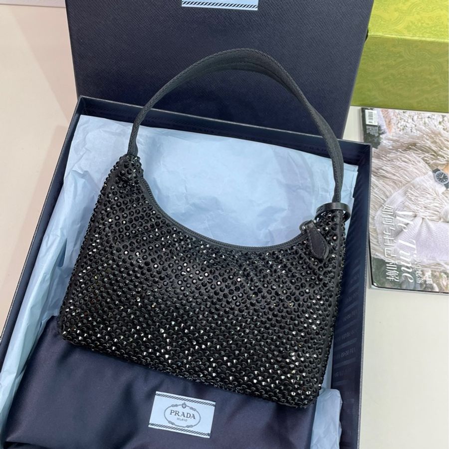 Prada Hobo新款滿鑽腋下包-1