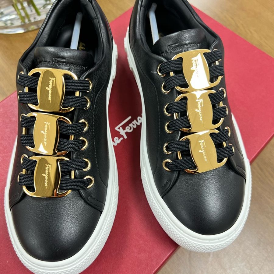 Ferragamo 全新品特賣Family Sale4號半女生休閒鞋-1