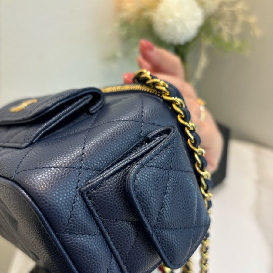 Chanel 23B Cargo bag Navy colour-4