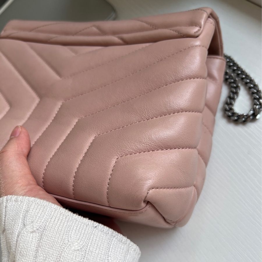 YSL Loulou系列肉粉色斜挎包-6