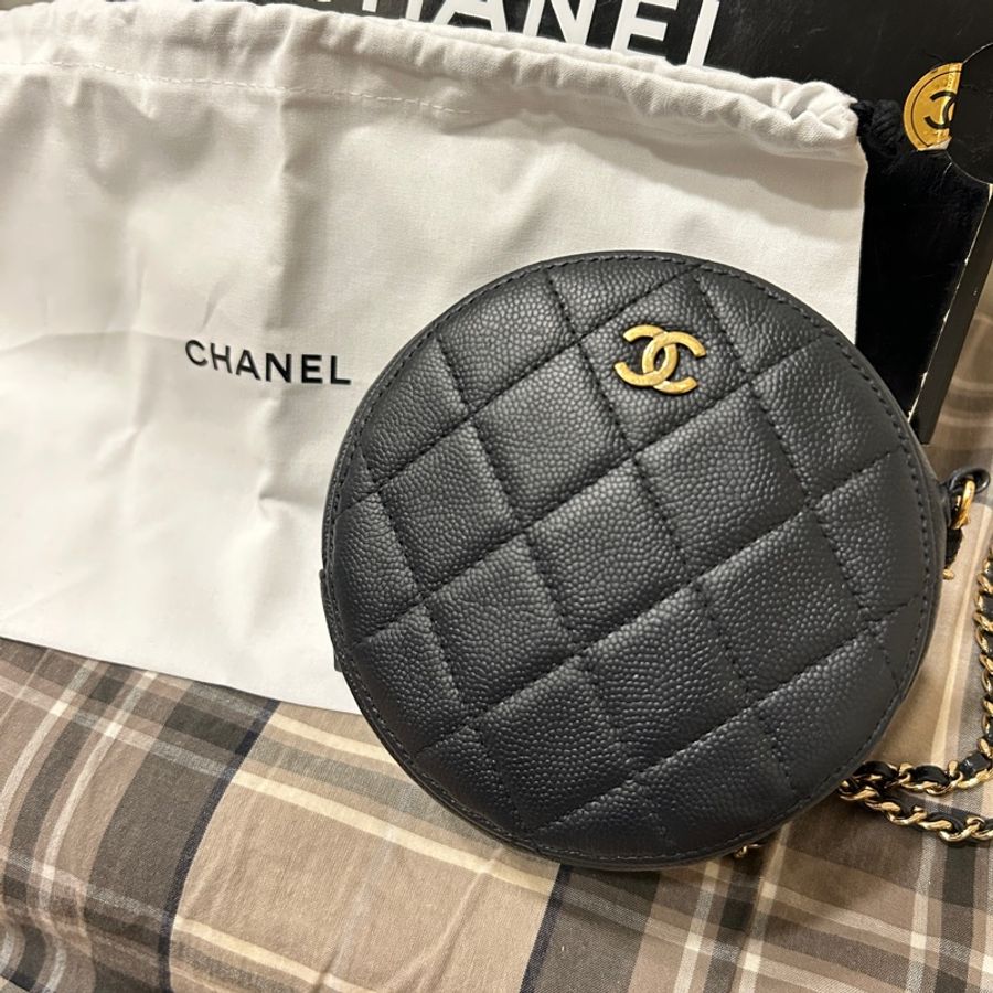 chanel 圓餅包-10
