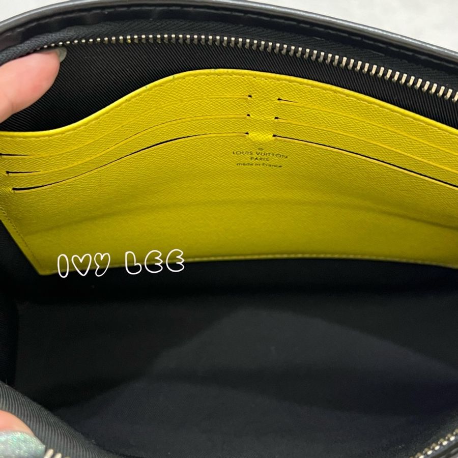 LOUIS VUITTON 黑棋盤格 彩色字 VOYAGE N60307 手拿包 二手精品-3