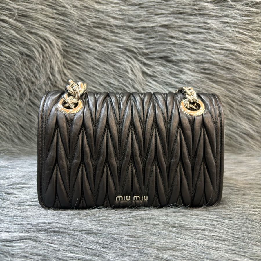 MIU MIU WOC 黑色羊皮 銀鍊鎖鍊 可芙包手提包晚宴包相機包手機包肩背包斜背包-1