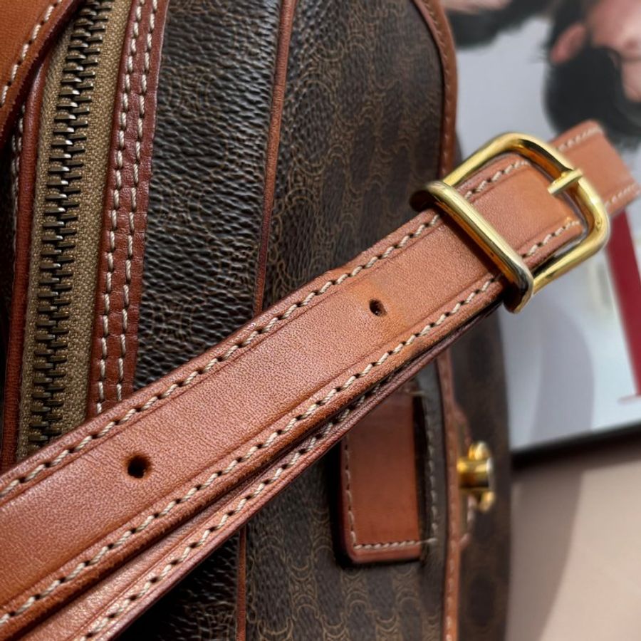 🉐限時特價::CELINE:: VINTAGE 復古凱旋門馬鞍斜背包-10