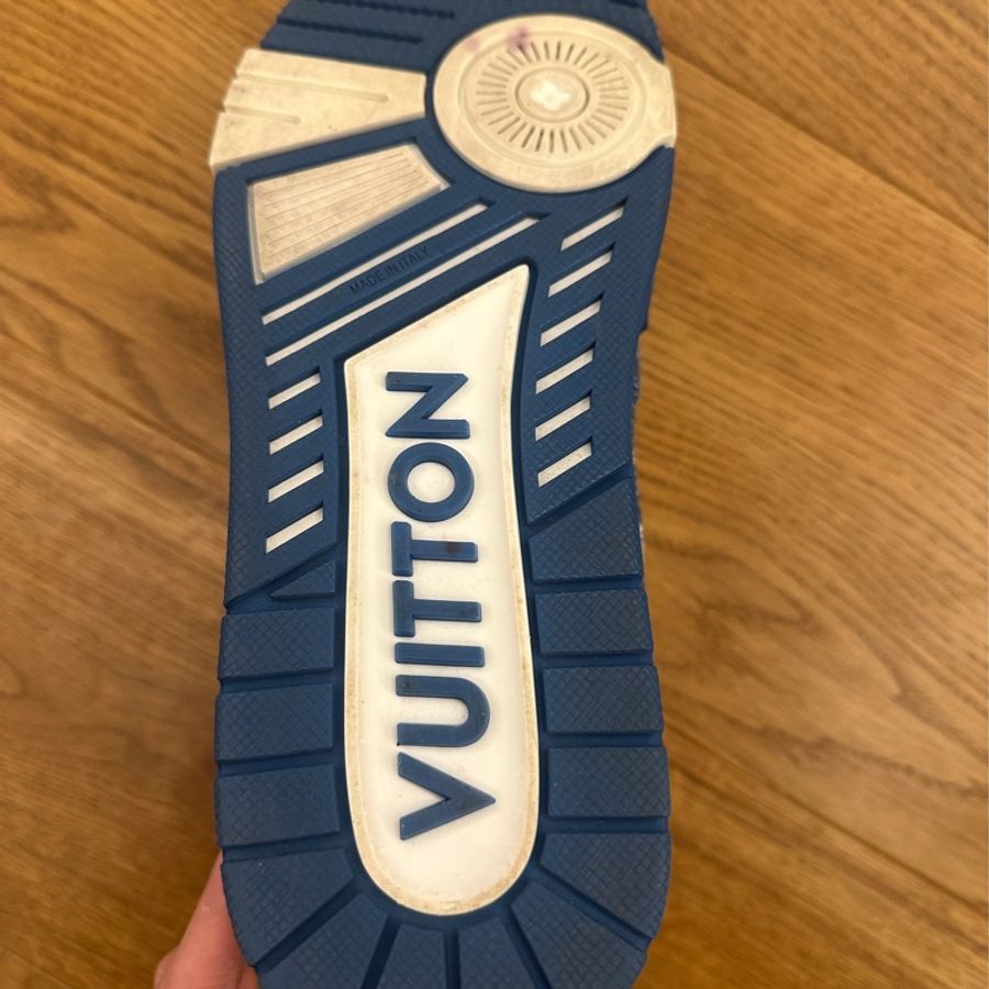 中性 男女都適合 路易威登Louis Vuitton 經典球鞋 size 6 1/2-11