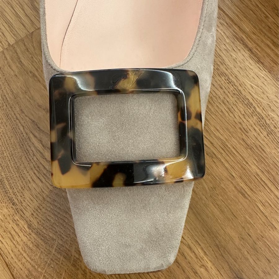 九成新 Roger Vivier 百搭 灰色低跟鞋-3