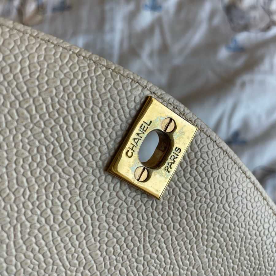 Chanel Vintage 荔枝皮金球雕花鏈大相機包-18