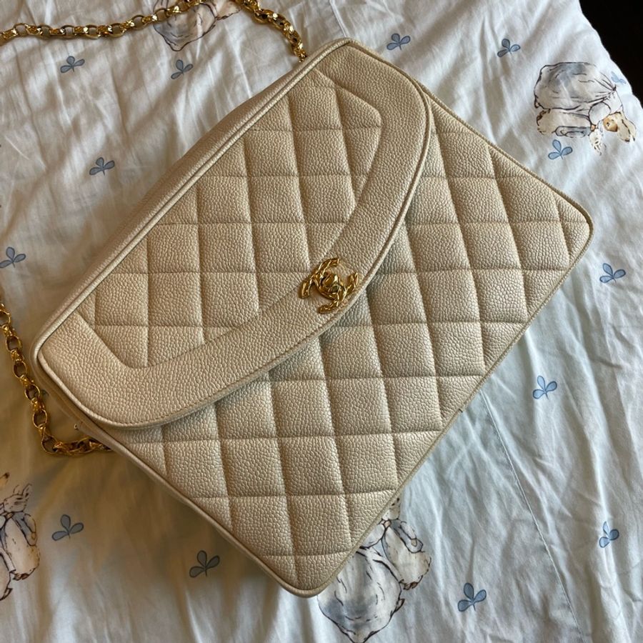 Chanel Vintage 荔枝皮金球雕花鏈大相機包-8