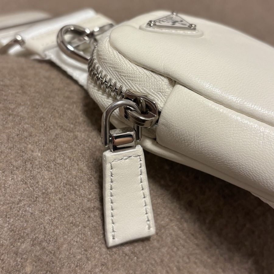 全新專門店正品 Prada Re-edition 2005 Hobo 三合一 3-in-1 小羊皮 軟皮 Padded 米白色 奶白色-16