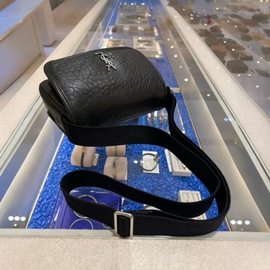 ✨2026季度全新✨Saint Laurent 776611 Niki 小型粒面小羊皮郵差包 黑色-4