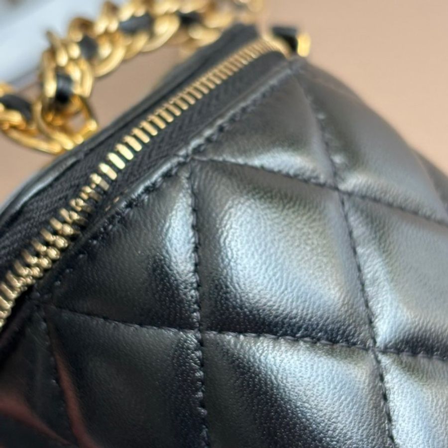 ::CHANEL:: Vanity Case 黑金手提化妝箱包-20