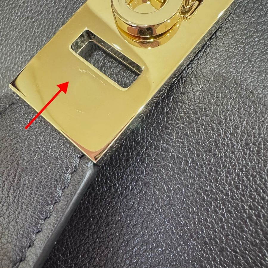 便宜賣 Ferragamo hug bag 全皮革黑色擁抱包 附皮背帶九成新-11