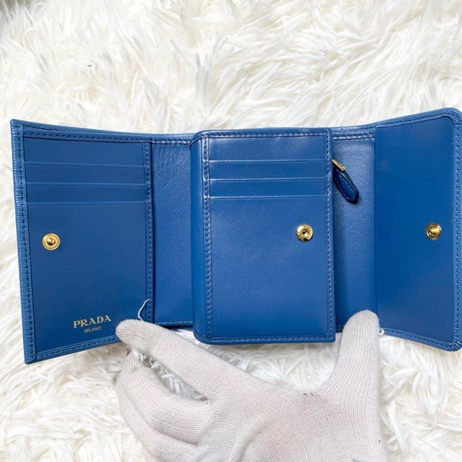 💝FuFu.Style ⟡.·*Prada 藍色短夾錢包-13
