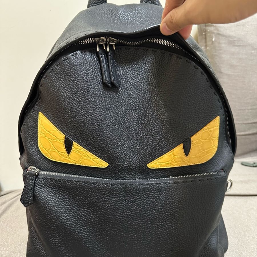 Fendi 黑色小牛皮+鱷魚皮黃色眼睛 雙肩後背包-0