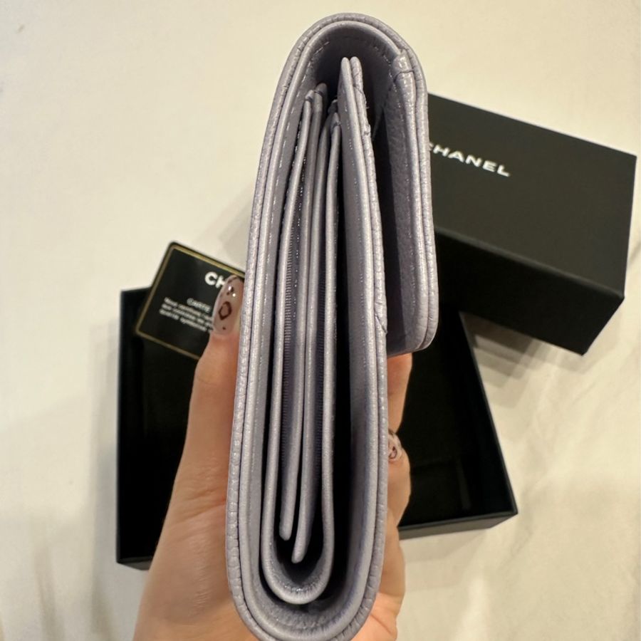 Chanel Boy 薰衣草紫荔枝皮短夾-3