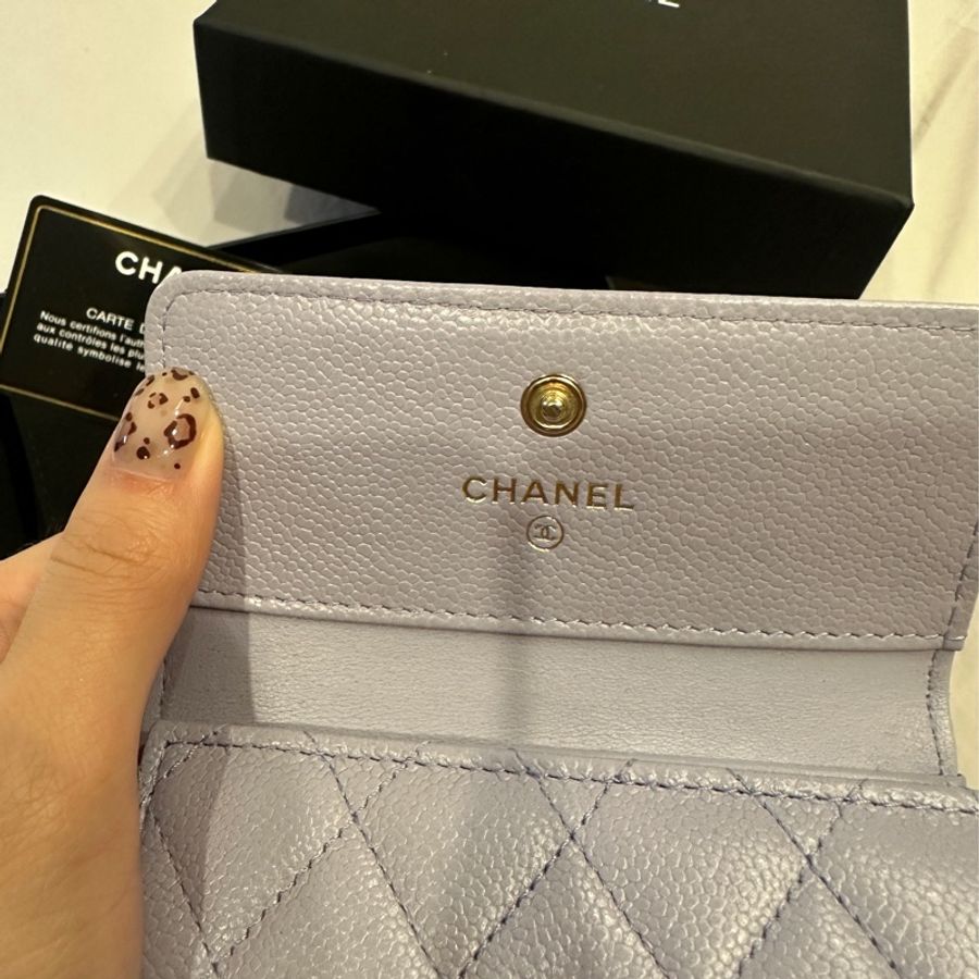 Chanel Boy 薰衣草紫荔枝皮短夾-5