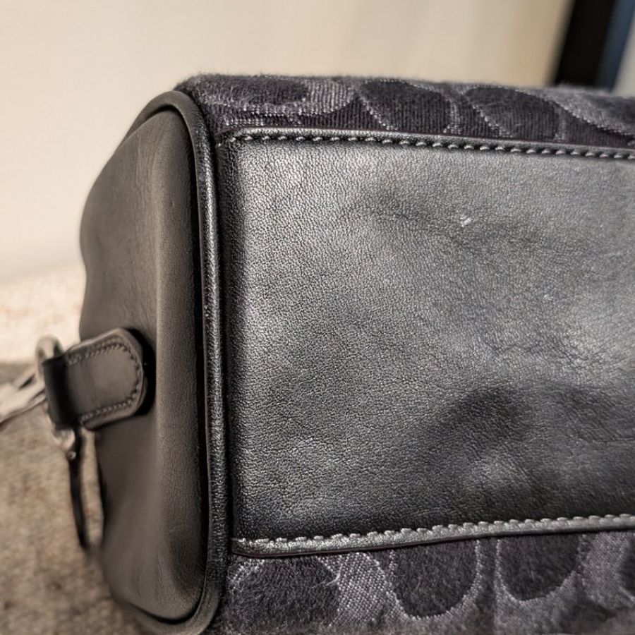 Coach AXEL logo 丹寧布黑灰色斜背包-3